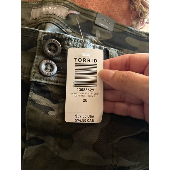 Torrid Women's Pants Cropped Aviator Camo Size 20 Twill Skinny NWT - Picture 6 of 10